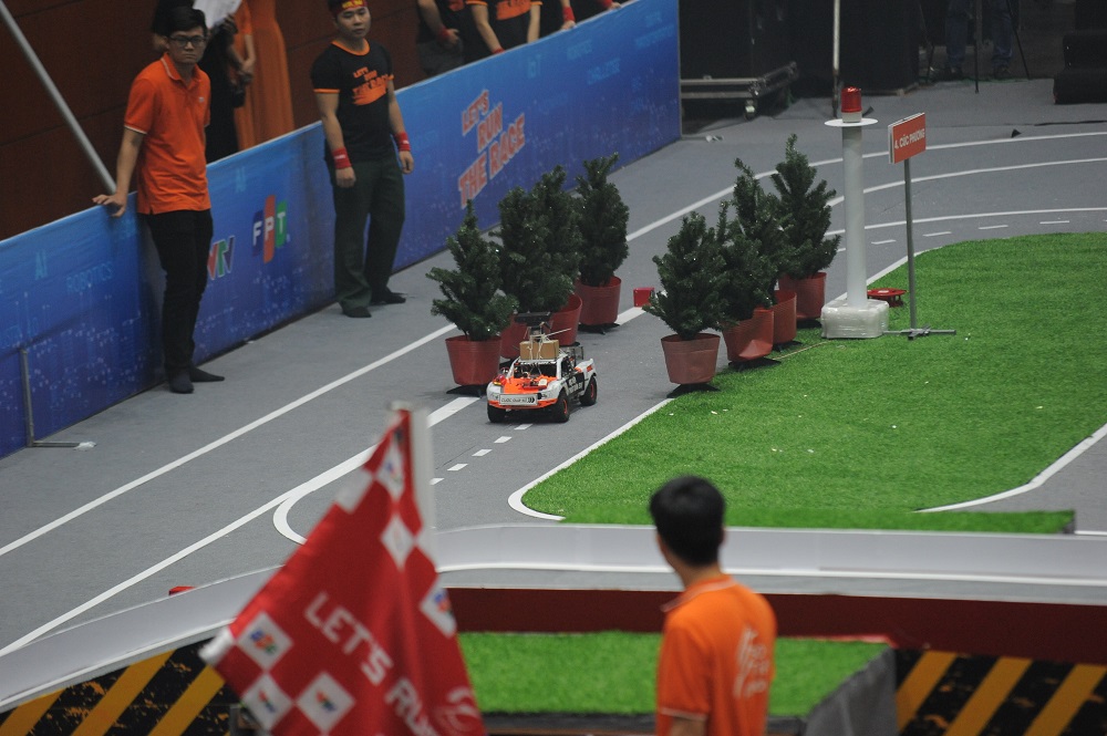 Phát động động cuộc thi lập trình xe tự hành quốc tế mùa thứ tư